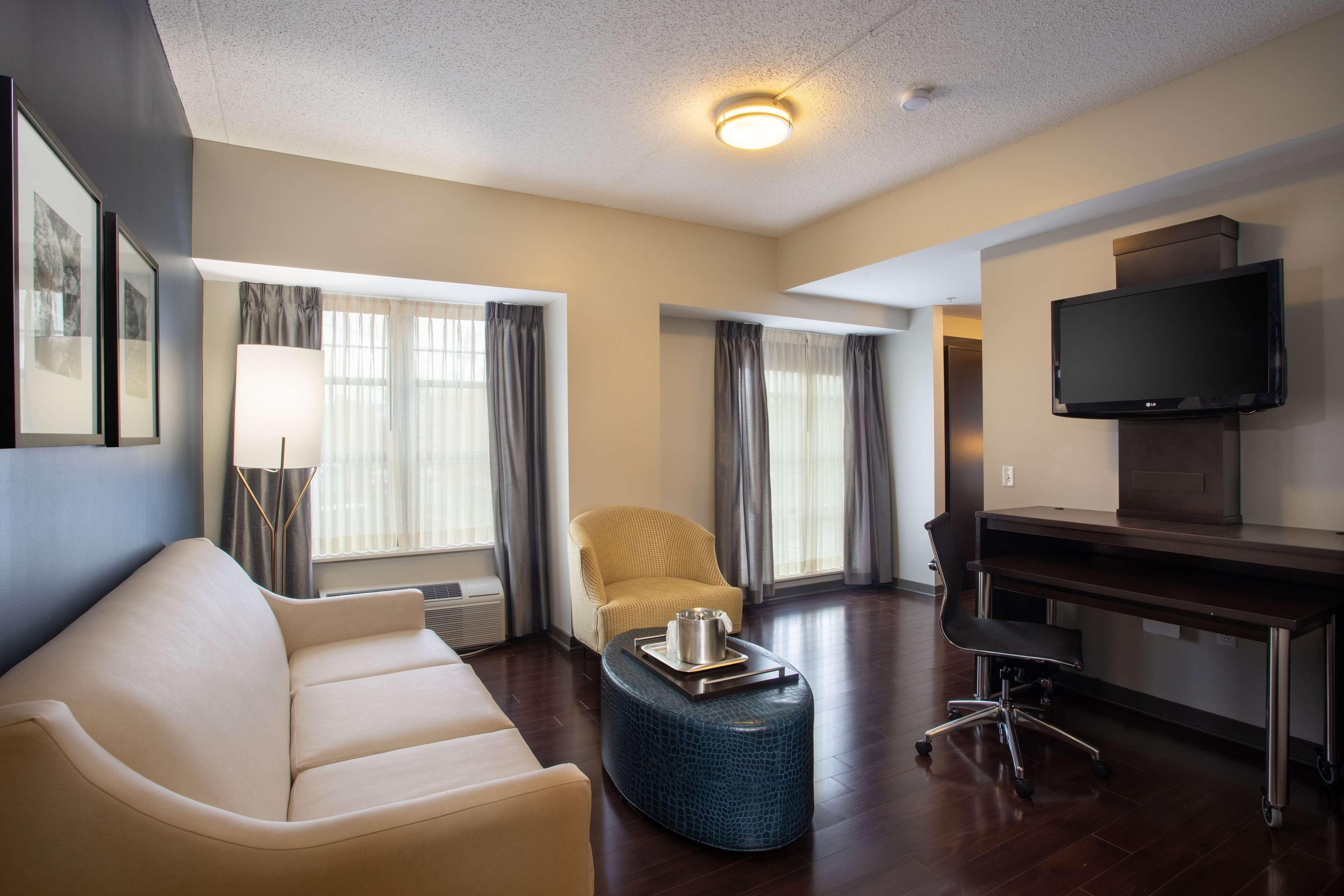 The Mosey Buffalo Williamsville Tapestry Collection Hilton Екстер'єр фото